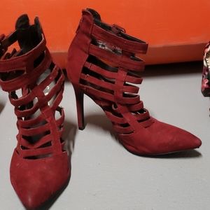 G by Guess burgundy Heels